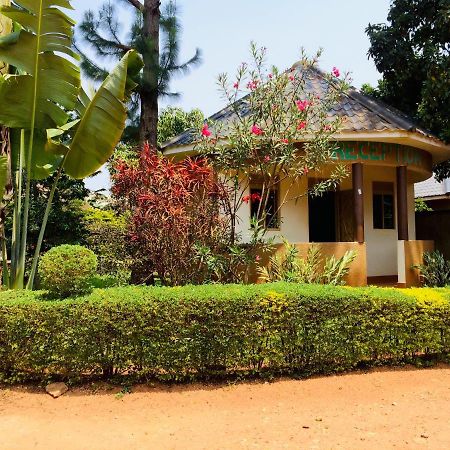 Kaz Garden Cottages Entebbe Exterior photo