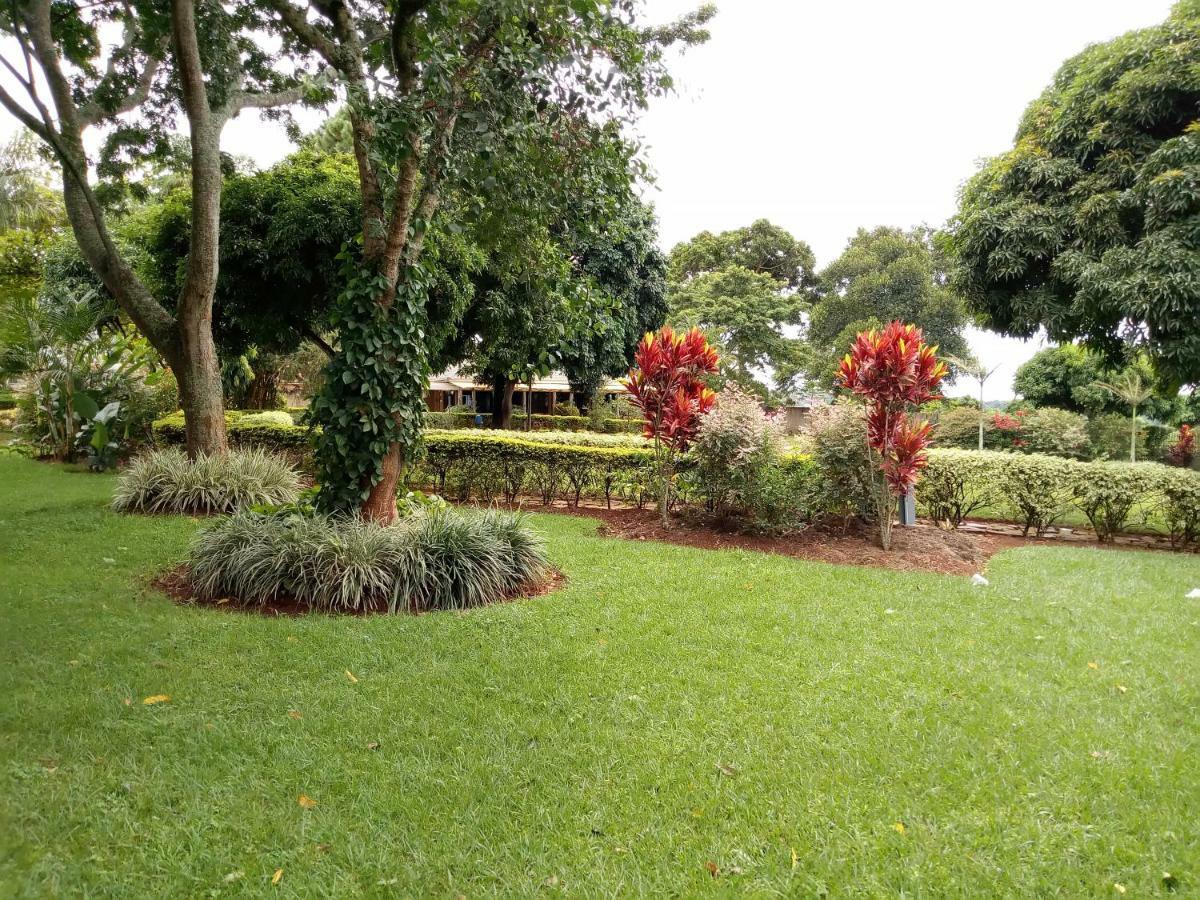 Kaz Garden Cottages Entebbe Exterior photo