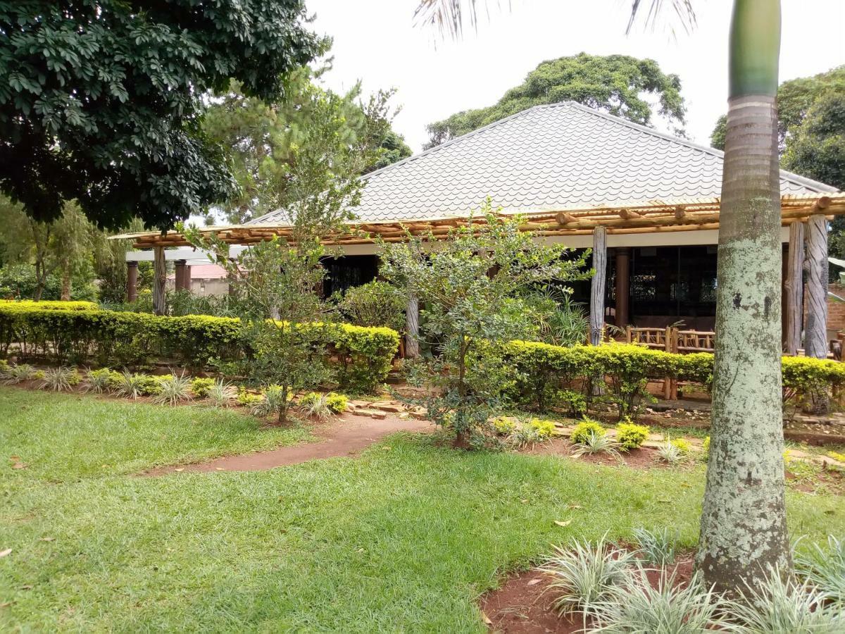 Kaz Garden Cottages Entebbe Exterior photo