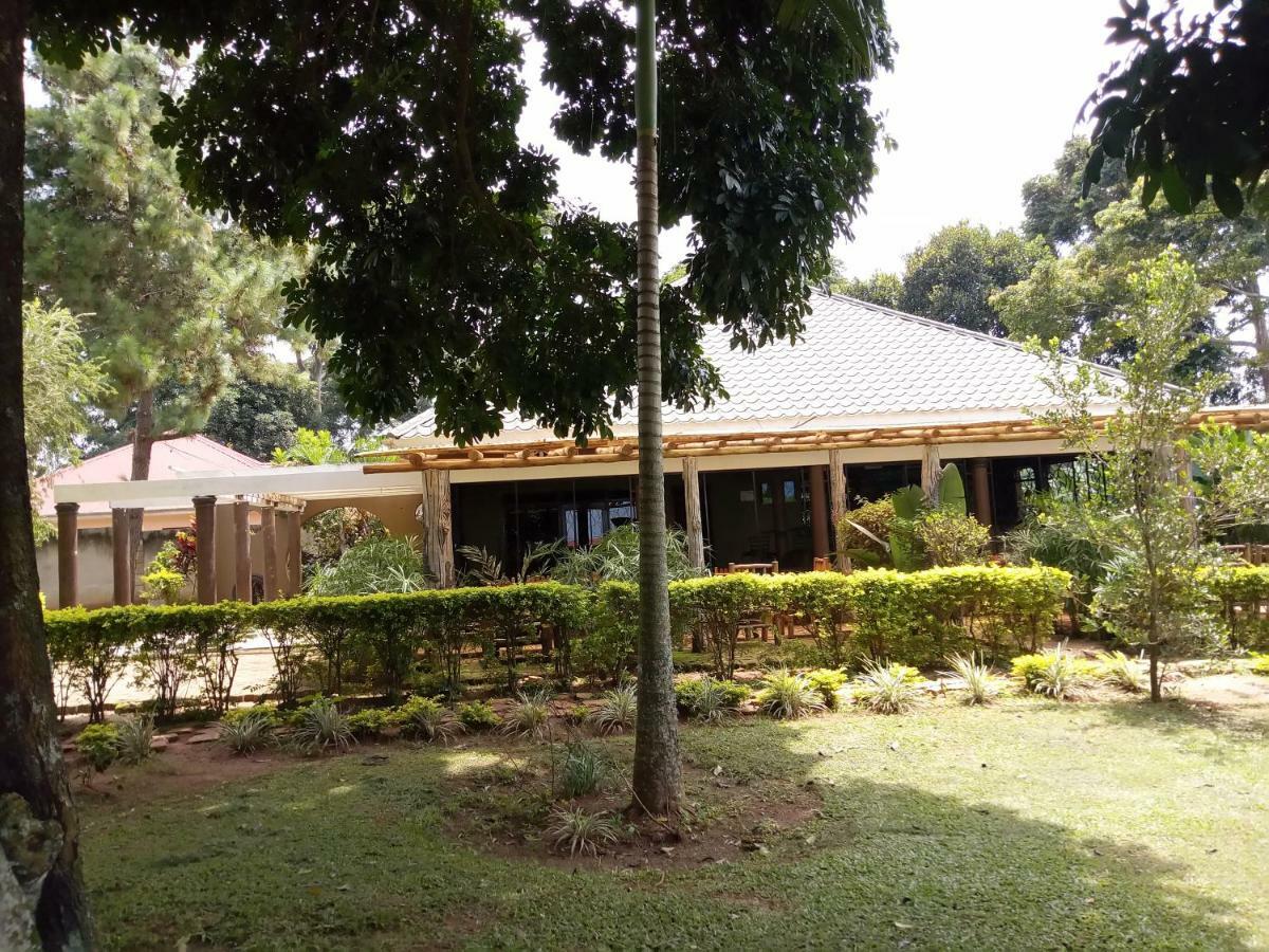 Kaz Garden Cottages Entebbe Exterior photo